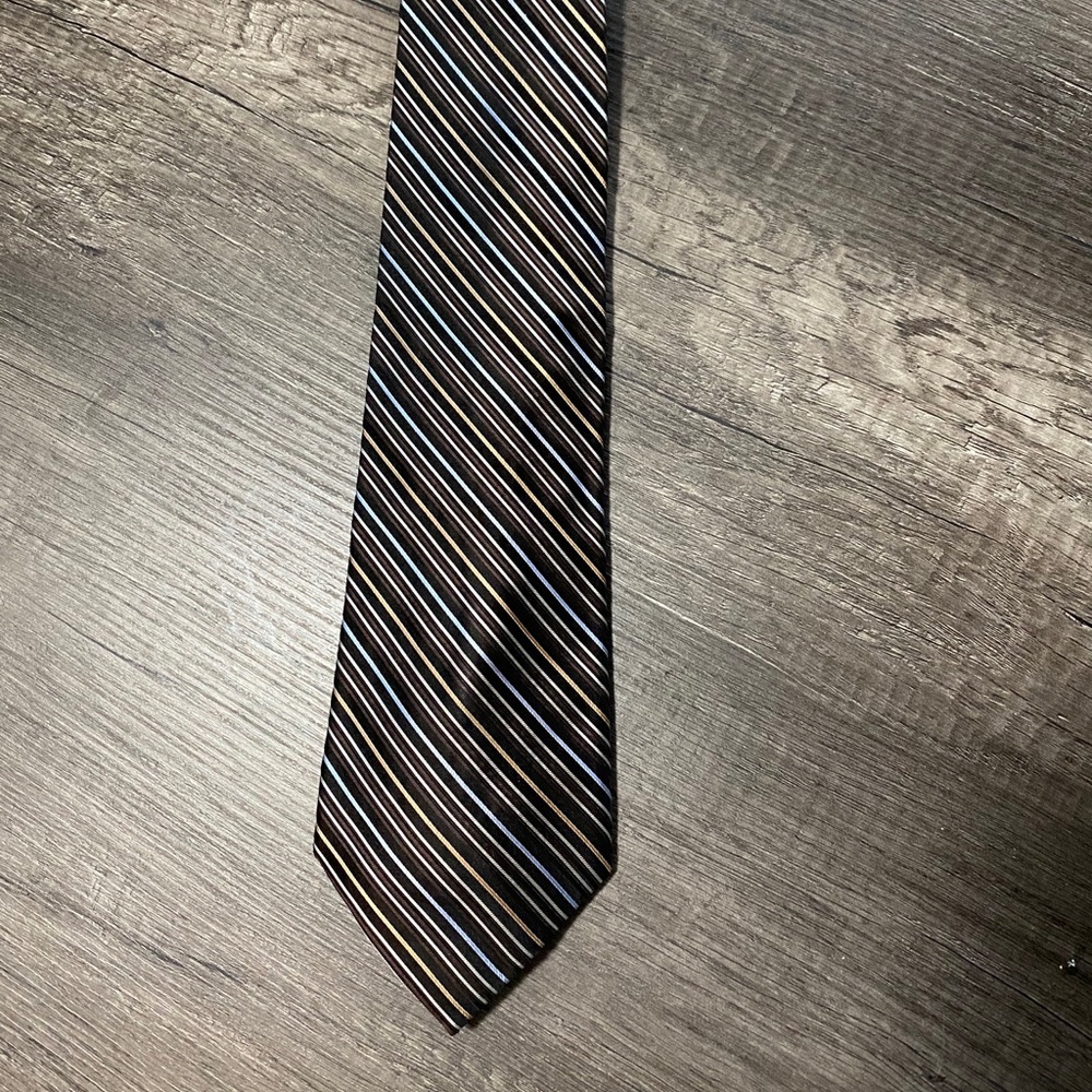 100% ITALIAN SILK CALVIN KLEIN TIE